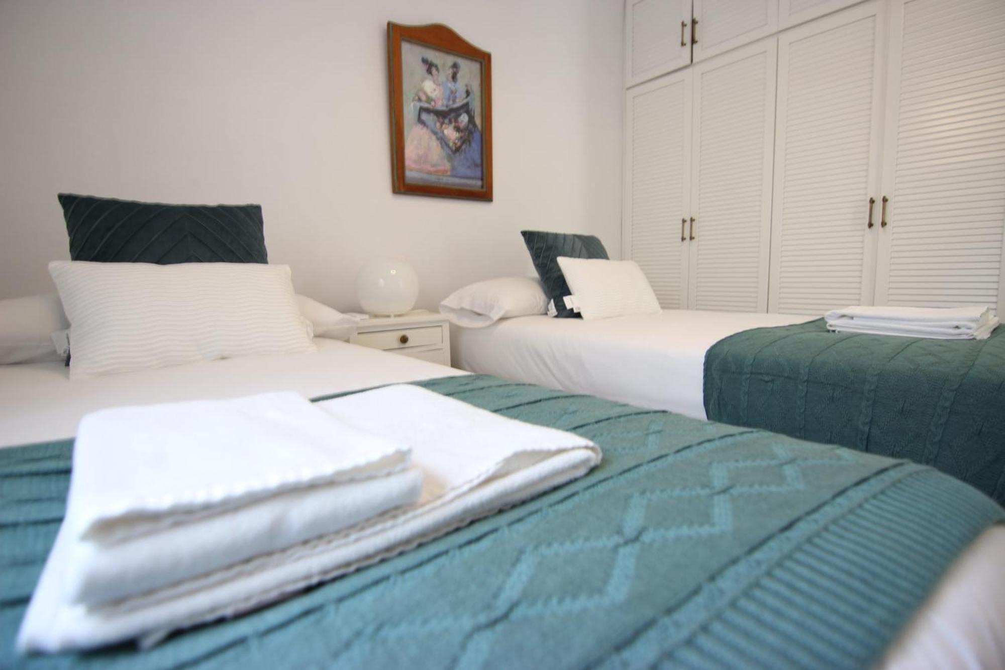 Rentalsevilla Espacioso Apartamento En La Alameda De Hercules Con Parking Ngoại thất bức ảnh