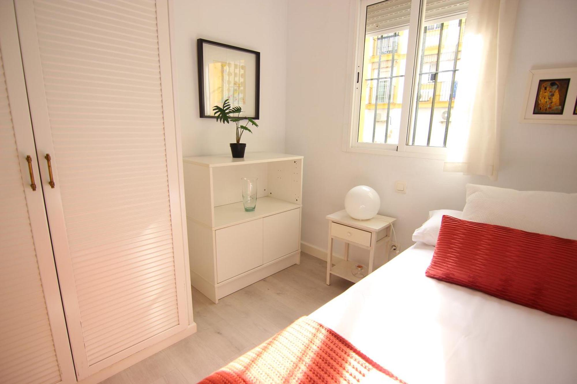 Rentalsevilla Espacioso Apartamento En La Alameda De Hercules Con Parking Ngoại thất bức ảnh