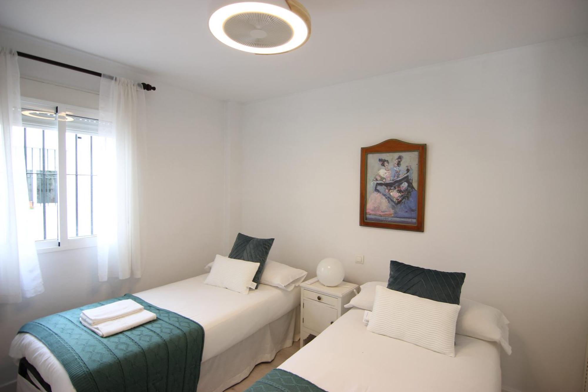 Rentalsevilla Espacioso Apartamento En La Alameda De Hercules Con Parking Ngoại thất bức ảnh